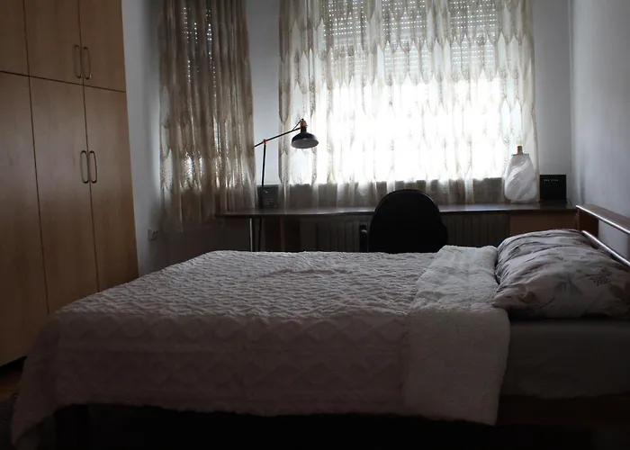 Courtyard Скопье