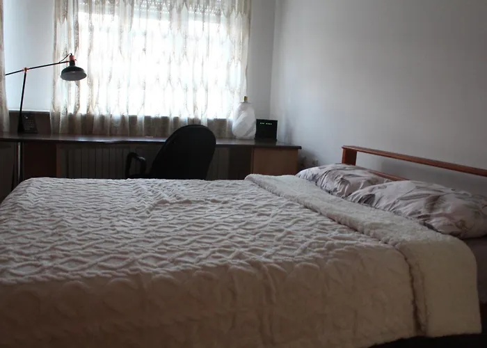 Courtyard Lägenhet Skopje